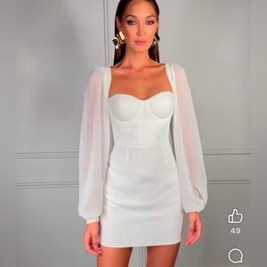 Elegant White Long Sleeve Dress